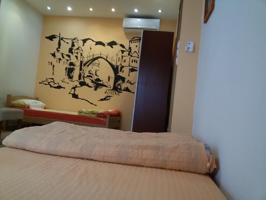 Guest House Mirza โมสตาร์ ภายนอก รูปภาพ