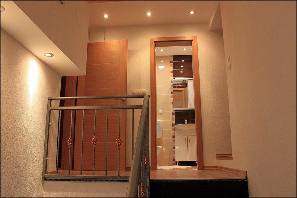 Guest House Mirza โมสตาร์ ภายนอก รูปภาพ
