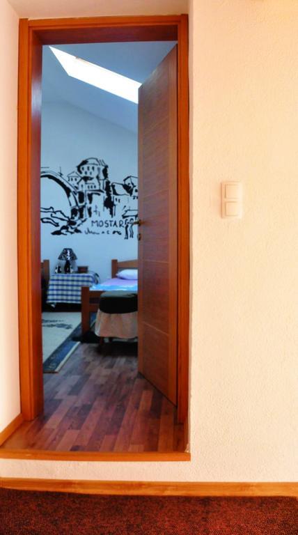 Guest House Mirza โมสตาร์ ภายนอก รูปภาพ