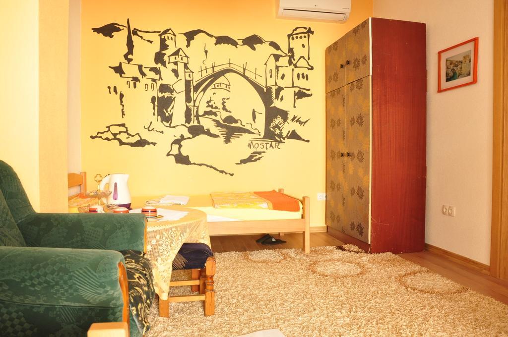 Guest House Mirza โมสตาร์ ภายนอก รูปภาพ